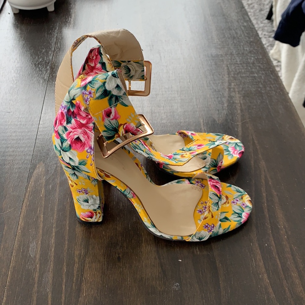 High Heels - Picture 2 of 4